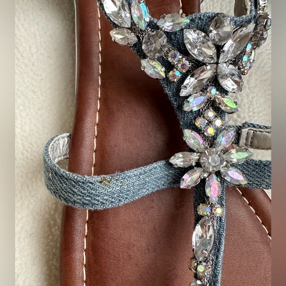 New Guess Rihnestone cloudwalker sandals - size 9M - Picture 5 of 6